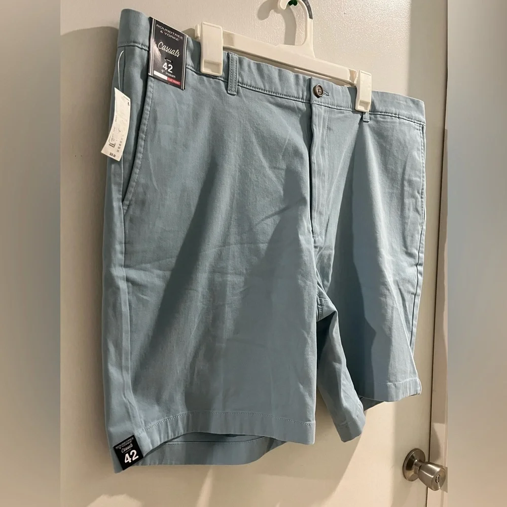Roundtree & Yorke Blue Flat Front Shorts, size 42, 9 inch inseam, new! - Picture 3 of 5